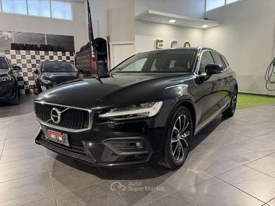Usata Volvo V60 Business Edition 163 CV (119 kW) 2021 Nero Station wagon