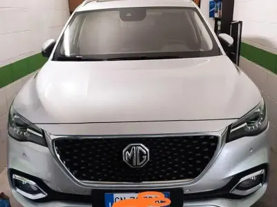 Usata MG HS Luxury 162 CV (119 kW) 2023 Grigio SUV