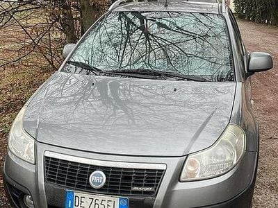 Usata Fiat Sedici 120 CV (88 kW) 2006 Grigio SUV