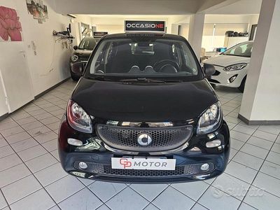 Begagnad Smart ForFour Passion 71 HK (52 kW) 2017 Svart Halvkombi