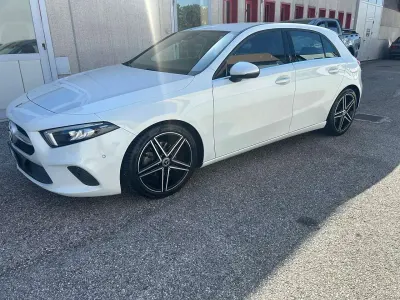 Usata Mercedes A180 AMG 116 CV (85 kW) 2019 Bianco Berlina