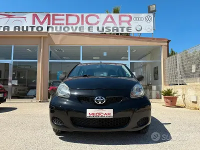 Usata Toyota Aygo 68 CV (50 kW) 2010 Nero Utilitaria