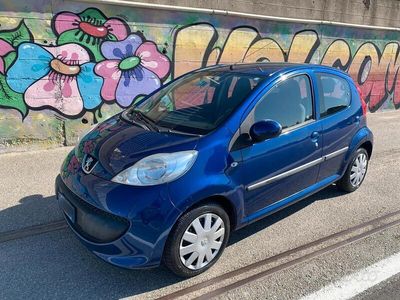 usata Peugeot 107 1.0 benz 5 porte 4 posti aria climatiz