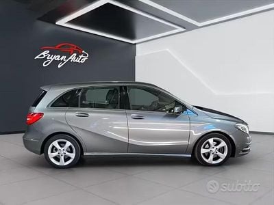 Usata Mercedes B200 Premium 156 CV (114 kW) 2012 Grigio Monovolume