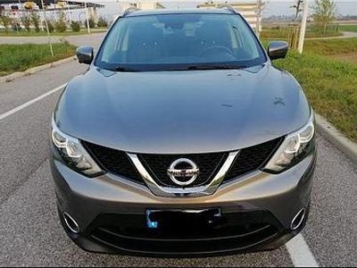 Usata Nissan Qashqai 131 CV (96 kW) 2017 Grigio SUV