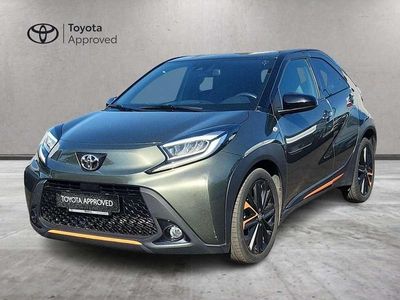 Usata Toyota Aygo X Limited 72 CV (52 kW) 2022 Cardamom green & black SUV