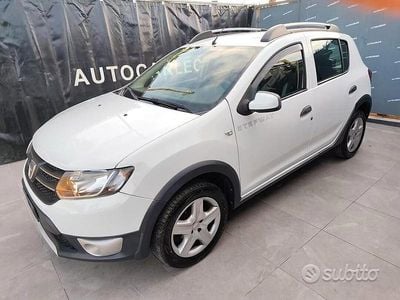 Bianco Usata 2016 Dacia Sandero Stepway Berlina | 7300 € (Ottimo prezzo)