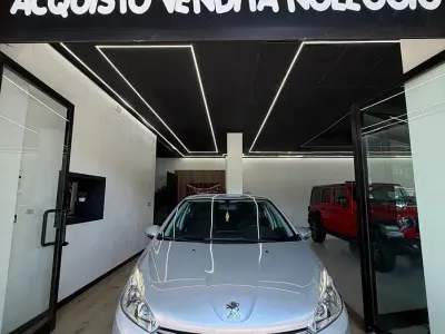 Usata Peugeot 208 Allure 82 CV (60 kW) 2016 Grigio Utilitaria