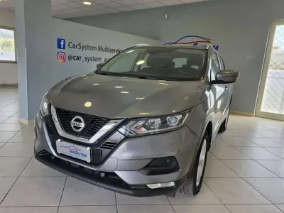 Begagnad Nissan Qashqai Acenta Premium 116 HK (85 kW) 2019 Grå SUV