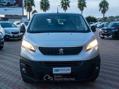 Usata Peugeot Traveller 116 CV (85 kW) 2016 Argento Monovolume