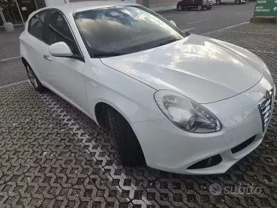 Usata Alfa Romeo Giulietta 170 CV (125 kW) 2010 Bianco Utilitaria