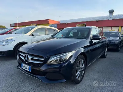 Käytetty Mercedes C200
