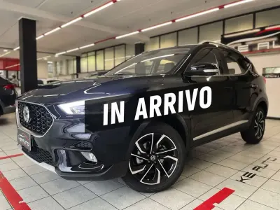 Begagnad MG ZS Luxury 106 HK (77 kW) 2024 Svart SUV