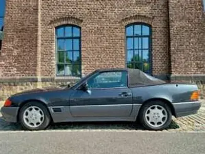Begagnad Mercedes SL300 190 HK (139 kW) 1992 Svart Cab