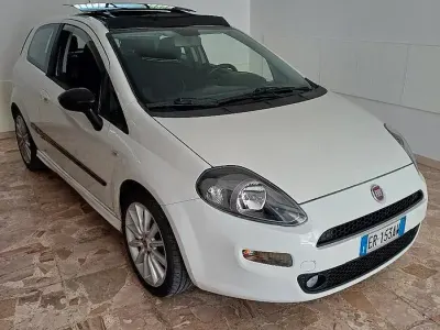 Usata Fiat Punto Sport 95 CV (69 kW) 2012 Bianco Utilitaria