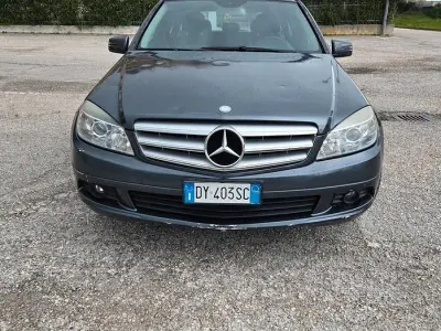 Gebraucht Mercedes C220 Elegance 136 PS (100 kW) 2009 Grau Kombi