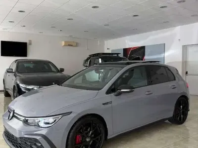 Usata VW Golf VIII GTD 200 CV (147 kW) 2024 Grigio chiaro Berlina