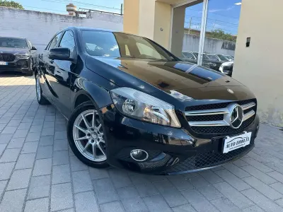 Usata Mercedes A180 Executive 109 CV (80 kW) 2012 Nero Utilitaria