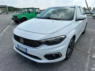 Usata Fiat Tipo Lounge 95 CV (69 kW) 2017 Bianco Berlina