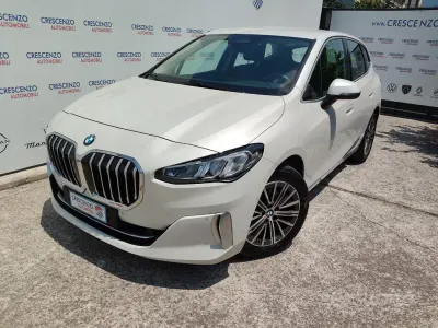 Usata BMW 218 Active Tourer Luxury Line 150 CV (110 kW) 2023 Bianco Monovolume