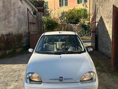 Occasion Fiat 600 54 ch (39 kW) 2010 Blanc Citadine