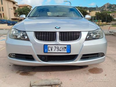 Usata BMW 325 218 CV (160 kW) 2005 Argento Berlina