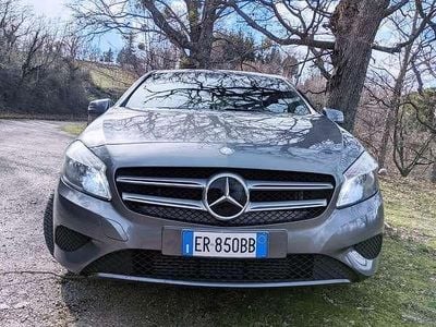 Usata Mercedes A180 109 CV (80 kW) 2013 Grigio Berlina