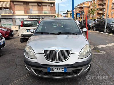 Usata Lancia Ypsilon 70 CV (51 kW) 2006 Grigio Utilitaria