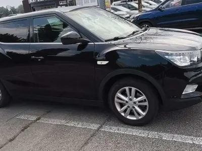 Usata SsangYong Tivoli 128 CV (94 kW) 2019 Nero SUV