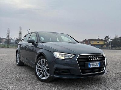 Usata Audi A3 Admired 150 CV (110 kW) 2019 Grigio Berlina
