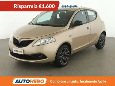 Usado Lancia Ypsilon Gold 70 HP (51 kW) 2018 Dourado Citadino