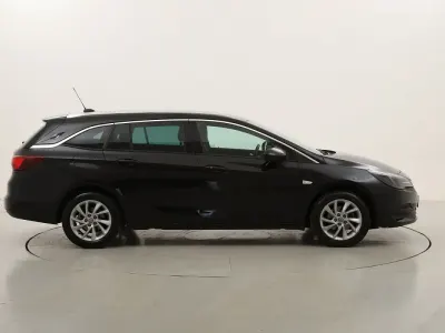 Usata Opel Astra Business Elegance 122 CV (89 kW) 2021 Neronero Station wagon