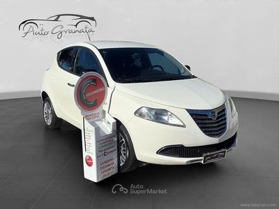 Usata Lancia Ypsilon Gold 85 CV (62 kW) 2013 Bianco Utilitaria