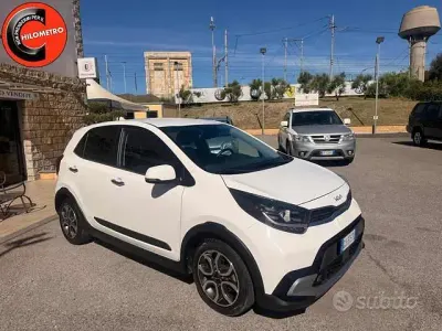 Usata Kia Picanto X-Line 67 CV (49 kW) 2022 Bianco Utilitaria