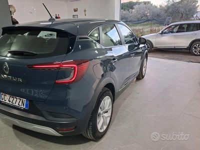 Usata Renault Captur 101 CV (74 kW) 2020 Blu SUV