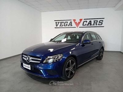 Usata Mercedes C300e Business 194 CV (142 kW) 2020 Blu Station wagon
