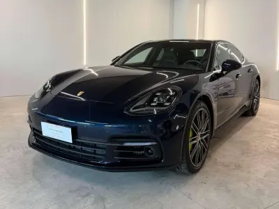 Usata Porsche Panamera 4 E-Hybrid 330 CV (242 kW) 2019 Night blue metallic Utilitaria
