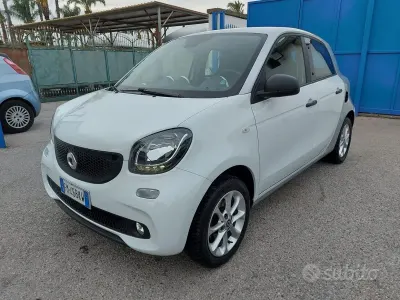 Usata Smart ForFour 71 CV (52 kW) 2017 Bianco Utilitaria