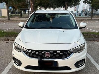 Occasion Fiat Tipo Lounge 95 ch (69 kW) 2016 Blanc Berline