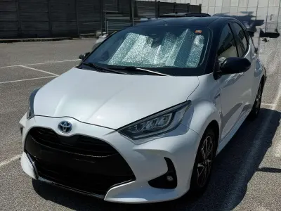 Usata Toyota Yaris Hybrid Style 92 CV (67 kW) 2021 Bianco Berlina