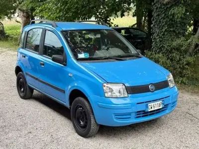 Usata Fiat Panda 4x4 Climbing 60 CV (44 kW) 2006 Blu/azzurro Utilitaria