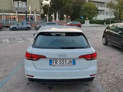 Usata Audi A4 150 CV (110 kW) 2018 Bianco Station wagon