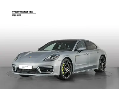 Usata Porsche Panamera 560 CV (411 kW) 2022 Argento dolomite metallizzato Berlina