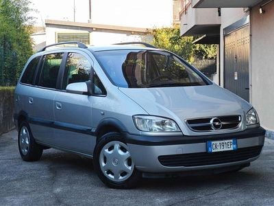 Usata Opel Zafira 101 CV (74 kW) 2003 Argento Monovolume