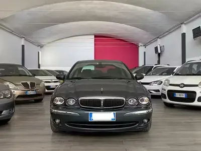 Usata Jaguar X-type Executive 196 CV (144 kW) 2001 Grigio Berlina