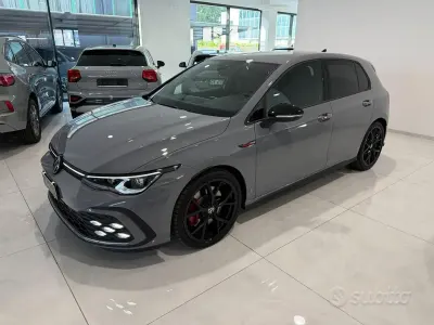 Usata VW Golf VIII GTI 245 CV (180 kW) 2024 Grigio Berlina