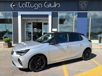 Usata Opel Corsa Design & Tech 75 CV (55 kW) 2023 Grigio Utilitaria