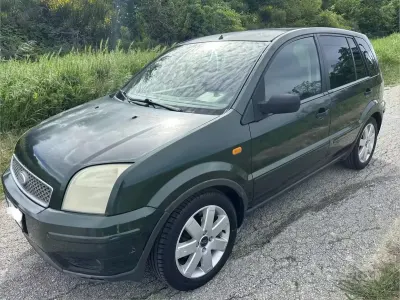 Usata Ford Fusion 80 CV (58 kW) 2005 Verde Utilitaria