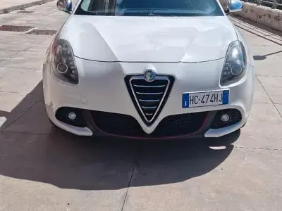 Usata Alfa Romeo Giulietta 140 CV (102 kW) 2011 Bianco Utilitaria