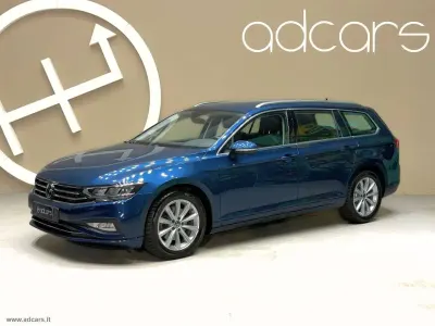 Usata VW Passat Business 150 CV (110 kW) 2023 Blu/azzurro Station wagon